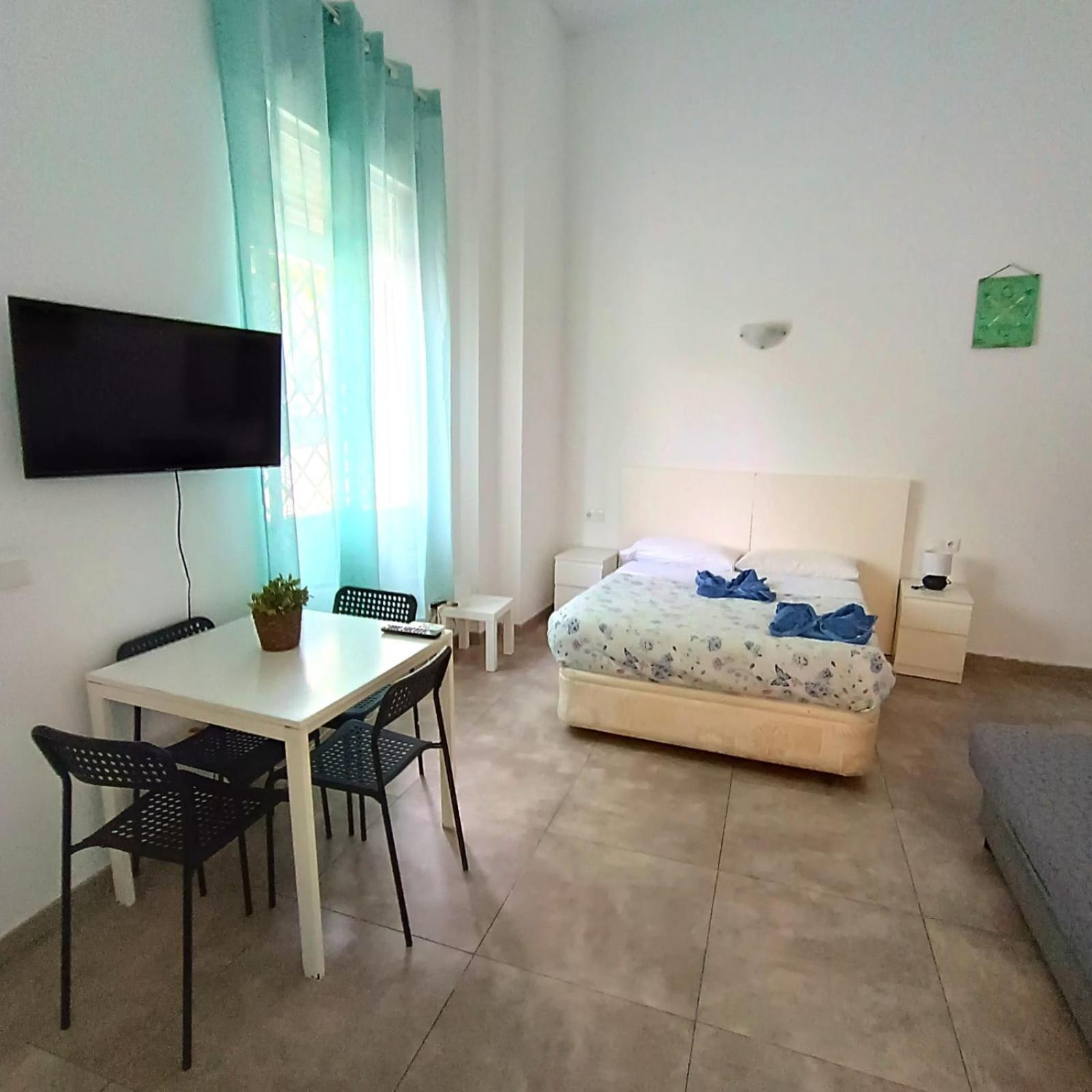 Terrazas De Capuchinos Apartamentos Малага Экстерьер фото